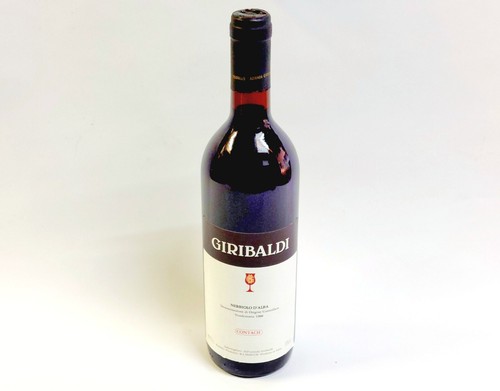 Vino rosso doc nebbiolo - rosso,