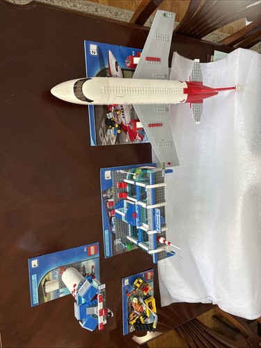 Lego city airport 3182 - airport, 99%