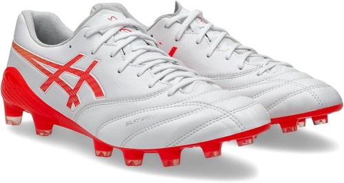 Scarpe sportive con tacchetti