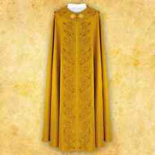 Piviale ricamato "Sanctus"