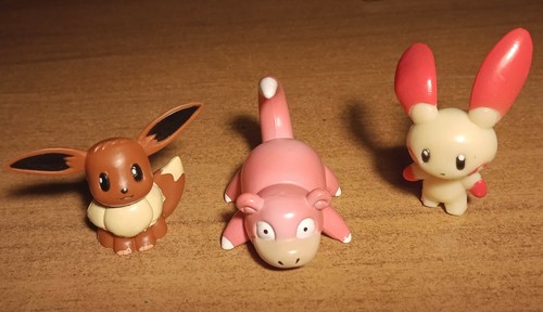 Pokemon eevee slowpoke plusle - pokemon,