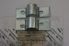 Pair of brackets plates stand
