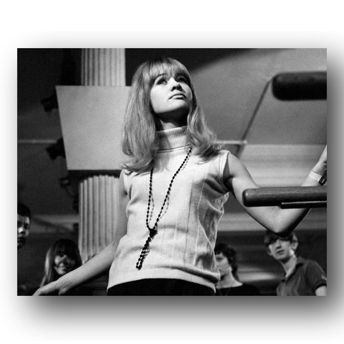 Judy geeson photo 8x10 dancing - judy,