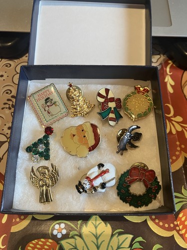 Vintage lot christmas pin - lot,
