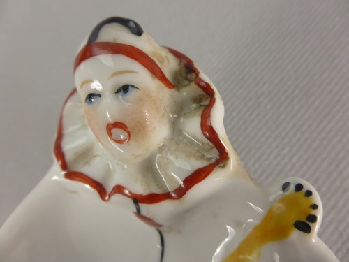 Pierrot suona mandolino per - pierrot,