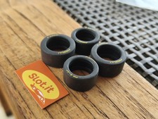SLOT.IT 4 Gomme PIRELLI PZERO