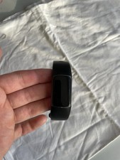 Fitbit Charge 5 21,8mm Cassa di Alluminio, Cinturino Sportivo Nero, Braccialeto