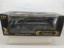 RoadSignature 1/24  Cadillac DeVille 2001 nero Presidential