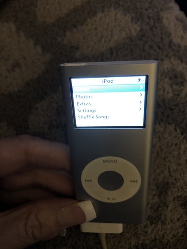 Ipod nano silver 2gb - ipod,