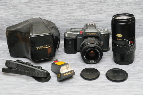 Yashica 230 con obiettivi - af,