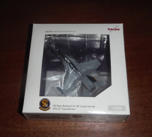 Herpa wings 200 navy - us,