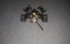 Rubinetto e staffa cambio carburante a due vie Land Rover 88-109 e Half Ton. 