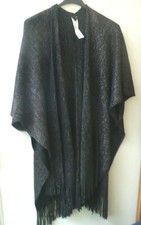MANTELLA MAGLIA  NERA CON FILI ARGENTATI E FRANGE_ TAGLIA UNICA 