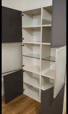 Capiente vetrina legno e vetro per soggiorno o cucina, perfetta. 