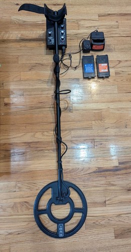 White metal detectors - metal, ~