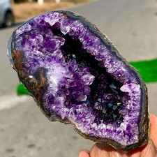 320G Ametista Naturale Geode