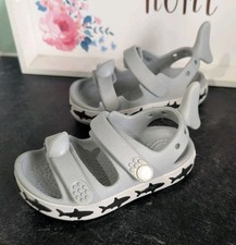 Crocs Sandalo Unisex Bambino Squalo Crocband Cruiser T Taglia 6/C6 | Grigio Chiaro