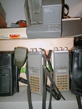 radio trasmittenti Yaesu Ft208 E Ft708 Perfettamente Funzionanti Su Base