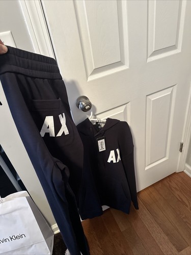 Armani - ,