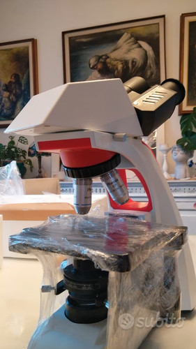 Microscopio professionale