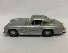 Modellino Bburago Mercedes-Benz 300 SL 1954 scala 1/24 die cast 19 cm grigio