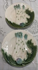 Coppia antichi piatti ceramica -plate-assiette  -asparagi / barbotine