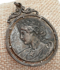 MILANO MEDAGLIA AI BENEMERITI