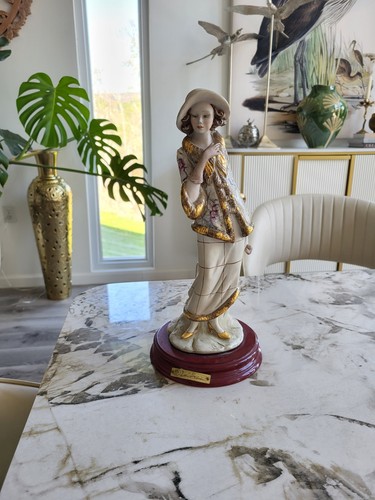 Statuine porcellana - 13, in