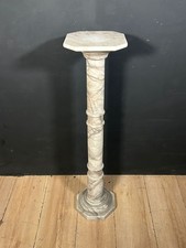 Antica Colonna in Marmo