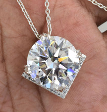 Ciondolo Solitario Diamante