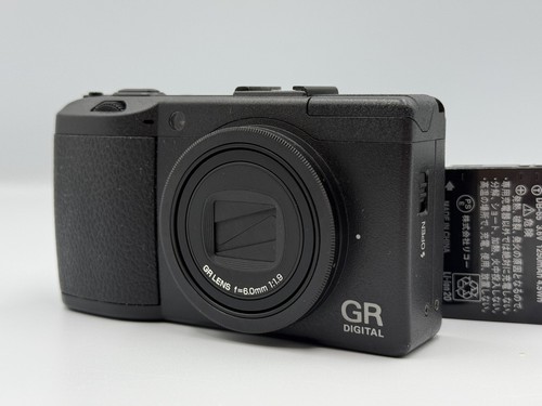 Ricoh digital iii - gr, 3