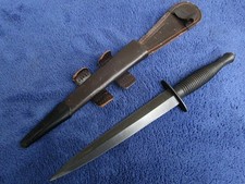 VINTAGE BRITANNICO FAIRBAIRN SYKES 1983 SHEFFIELD ENGLAND COLTELLO PUGNALE E FODERO