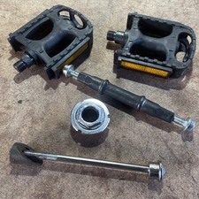 Ricambi bicicletta— Pedali, coppa filettata, anello di bloccaggio, asse quadrato, bullone sterzo