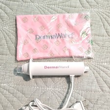 Dispositivo per la cura della pelle DermaWand con custodia rosa nuovo senza etichette