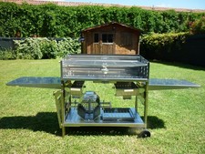 BARBECUE A LEGNA E CARBONELLA