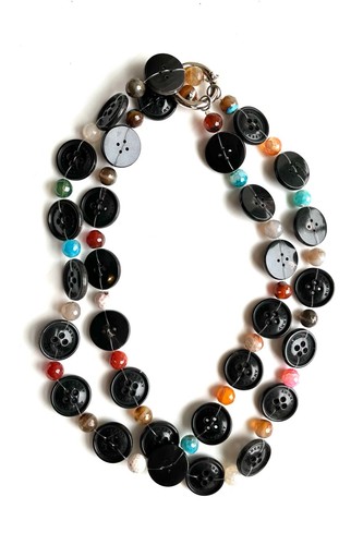 Collana bottoni corno - di,