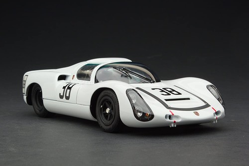 Exoto 1967 porsche 910 - 1:18,