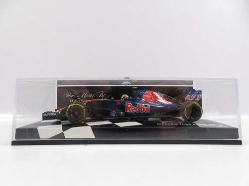 Minichamps 417160055 - 1:43,