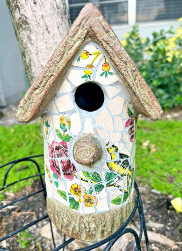 Casetta stravagante giardino
