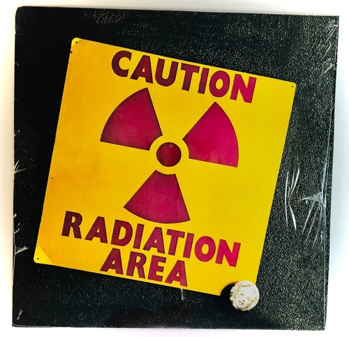 Area caution radiation - -,