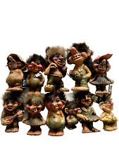NY FORM TROLLS HANDMADE x 9 --