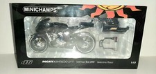 DUCATI DESMOSEDICI GP11 VALENCIA TEST 2010 VALENTINO ROSSI MINICHAMPS SCALA 1/12