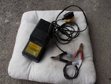 RICARICA E MANTENITORE BATTERIA MOTO AUTO.