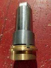 Attrezzo estrattore tappo