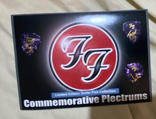 Foo fighters guitar picks - 3,