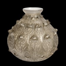 C. 1912 René Lalique - Vase