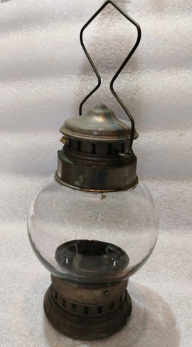 Antica lampada petrolio - ,