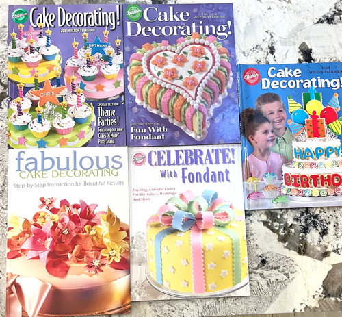 Lot cake decorating - of,