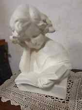 Ragazza che legge in polvere di marmo CADIX