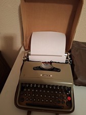 Olivetti Lettera 22 Portable